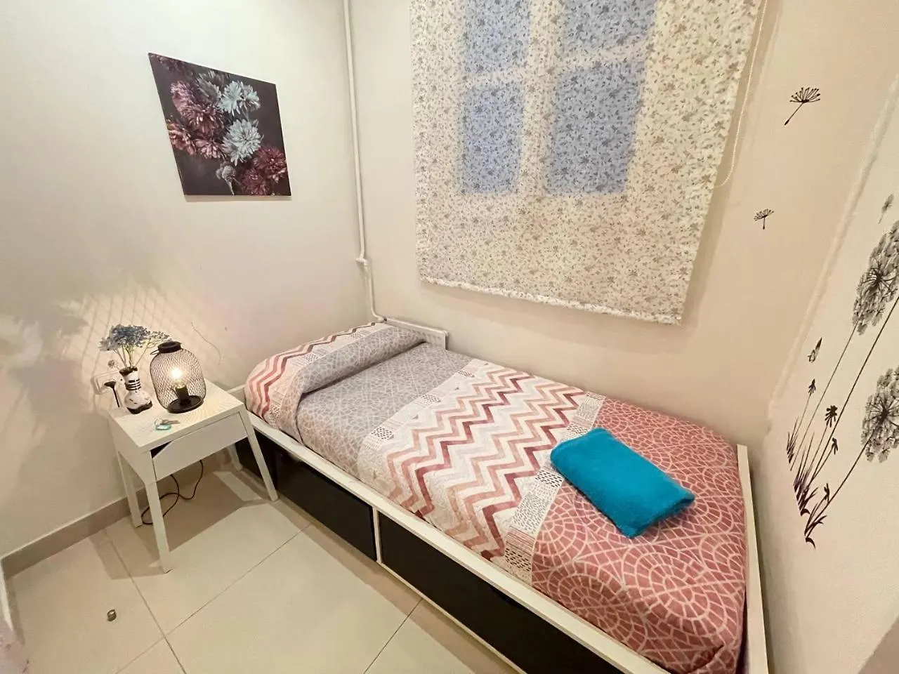Bed & Breakfast Alojamiento Gran VI Barcelona Spain