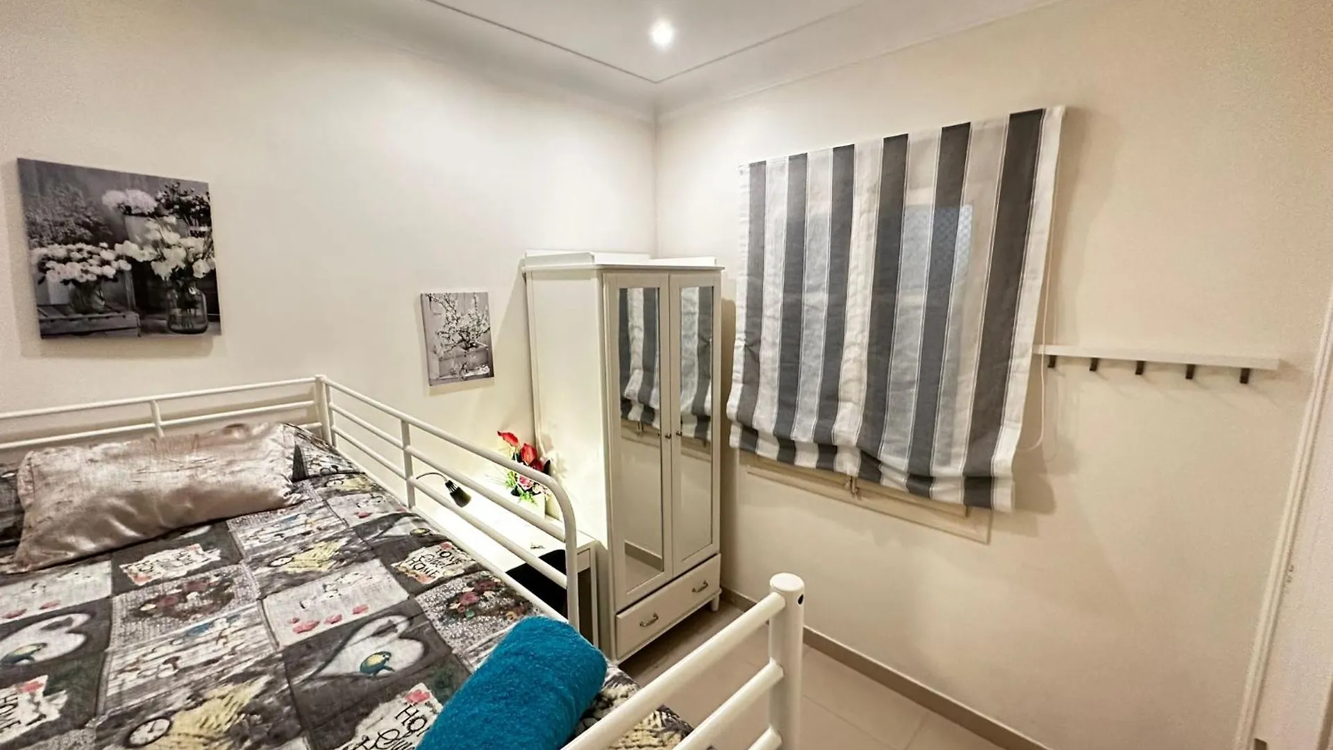 Bed & Breakfast Alojamiento Gran VI Barcelona Spain
