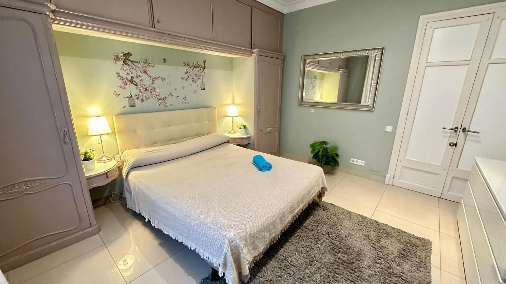 Bed & Breakfast Alojamiento Gran VI Barcelona